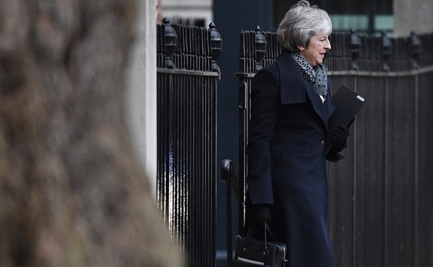 Thủ tướng Anh Theresa May thất cử nặng nề