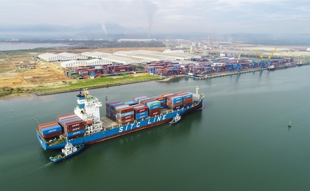 Cảng Chu Lai đón tàu container tải trọng lớn nhất từ trước đến nay