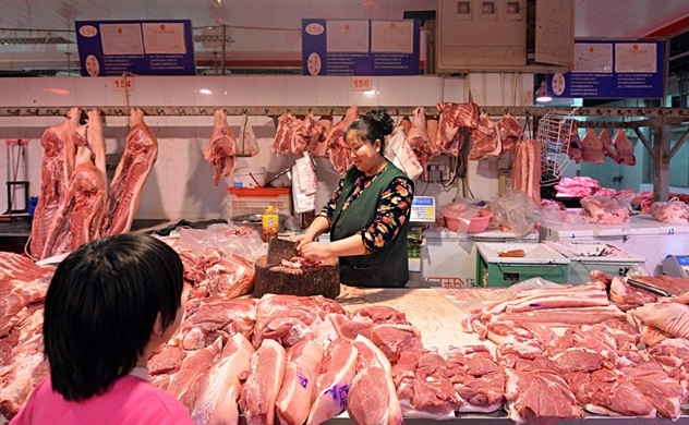Khan hiếm nguồn cung, giá thịt lợn ở Trung Quốc tăng 69,3%