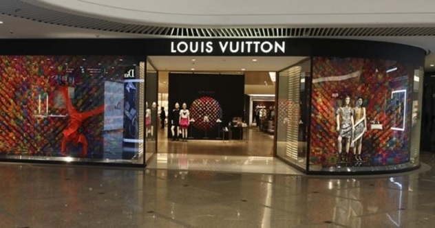 Những cuộc săn mồi của ông chủ Louis Vuitton Dior