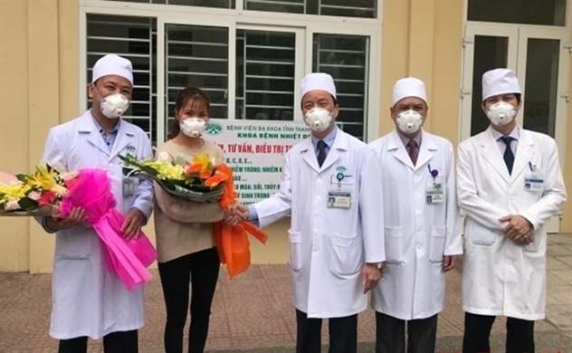 Bệnh nhân nhiễm virus corona đầu tiên xuất viện