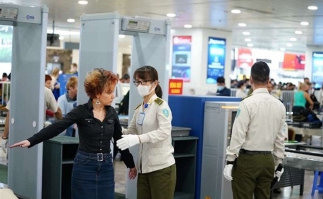 Vietnam to quarantine 950 people returning from China at military camps: Reuters