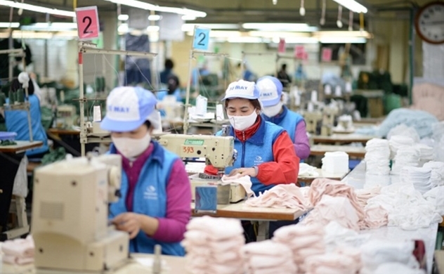 Vietnam to waive import tariffs on medical masks and materials