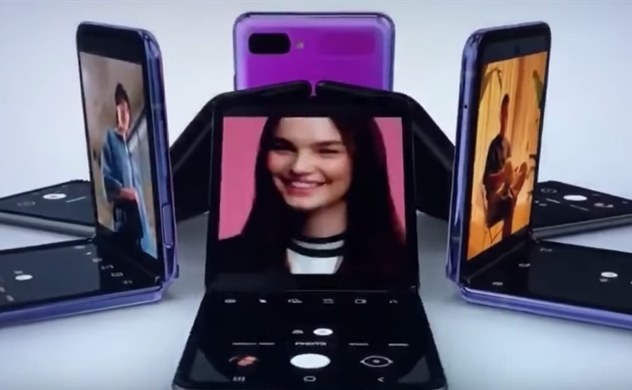 Samsung ra mắt mẫu điện thoại mới có thể gập làm đôi