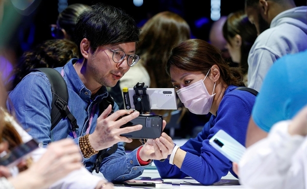 Samsung poised to benefit from coronavirus woes afflicting Apple: Reuters