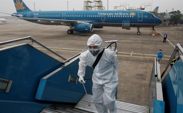 Officials identify 6 passengers sharing flight with a Japanese coronavirus patient