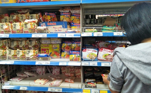 Mì gói trở nên hút khách trong siêu thị: Khách hàng cho biết chỉ mua đủ dùng, không tích trữ