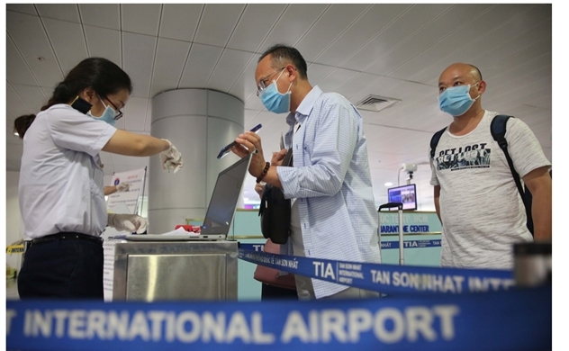 Tất cả những hành khách nhập cảnh bằng đường hàng không vào Việt Nam đều phải cách ly 14 ngày