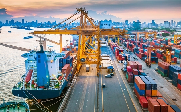 Vietnam posts trade surplus of nearly $1 billion in first half of March despite pandemic