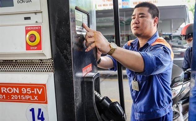 Vietnam cuts fuel price the 7th consecutive time to record low $0.48 a liter