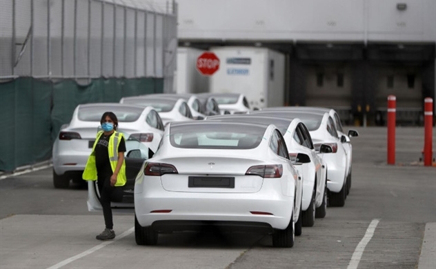 Tesla's Musk says ready for arrest as he reopens California plant against local order