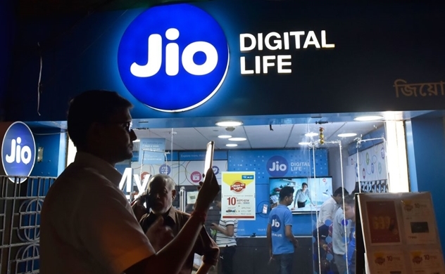 Google agrees to buy $4.5 billion stake in India’s Jio Platforms