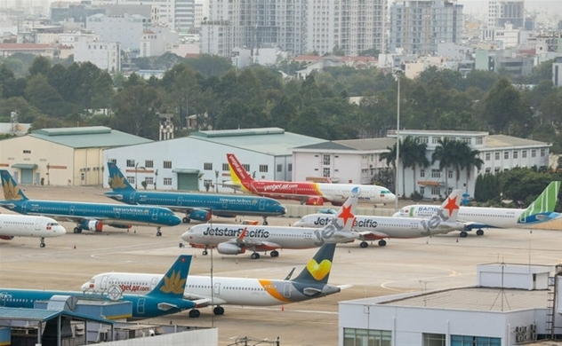 Airports operator ACV posts first quarterly loss in four years