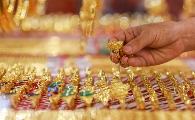 Gold drops like a rock to VND51 million per tael