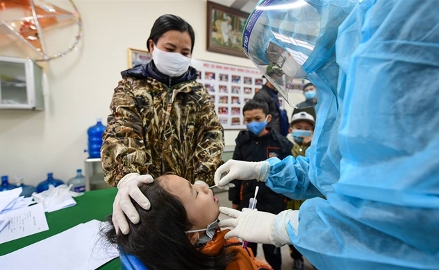 Vietnam PM orders to supply COVID-19 vaccine in first quarter