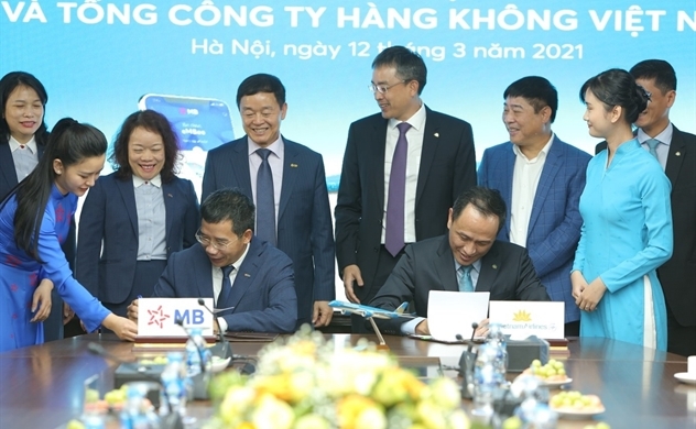 Vietnam Airlines và Ngân hàng TMCP Quân đội  ký kết thỏa thuận hợp tác toàn diện