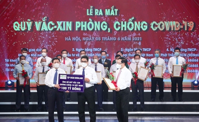 Những ngày cả nước cùng nghiêng vai 