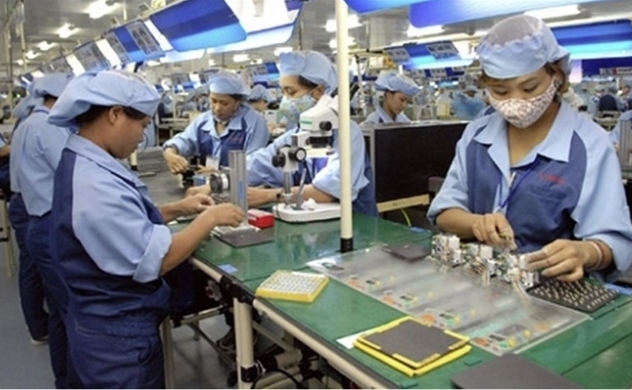 Vietnam reports 6-month trade deficit at $1 bln vs $5.86 bln surplus