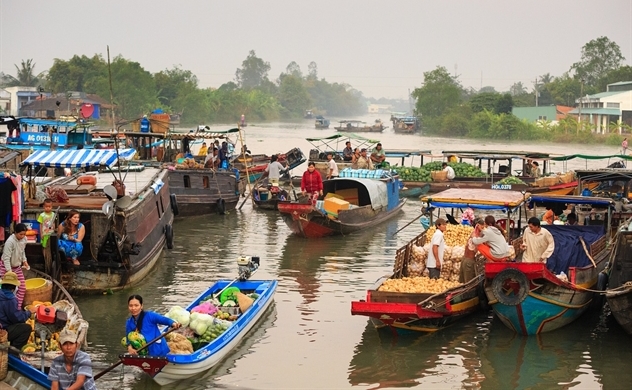 Vietnam targets average growth rate of at least 6.5% in next five years