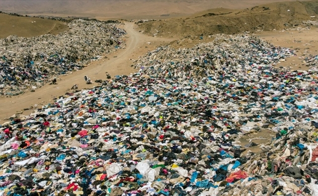 Sa mạc Atacama đang ngày càng phải hứng chịu ô nhiễm do thời trang nhanh gây ra