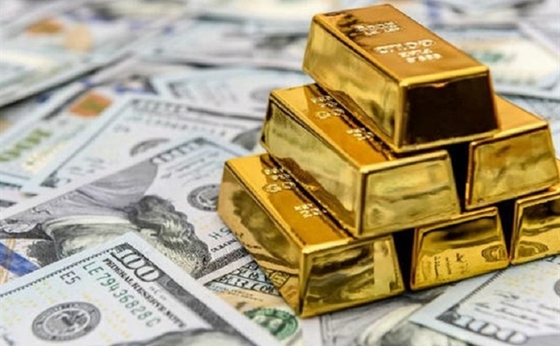 Đối mặt lạm phát, giá vàng và USD đồng loạt giảm