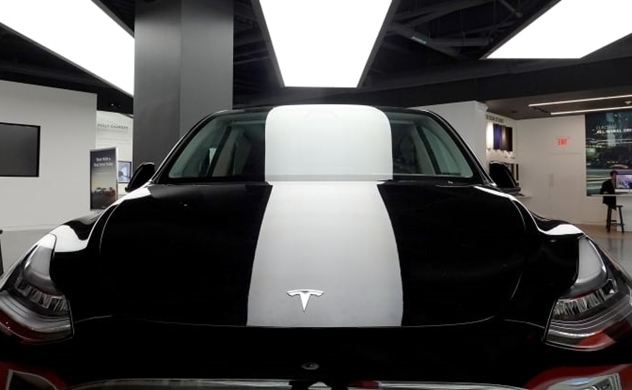 CEO Tesla tăng giá dịch vụ hỗ trợ tự lái