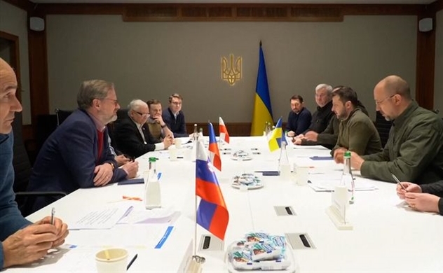 Để thể hiện sự ủng hộ, 3 nhà lãnh đạo châu Âu đã đến thăm Kyiv đang chìm trong khói đạn
