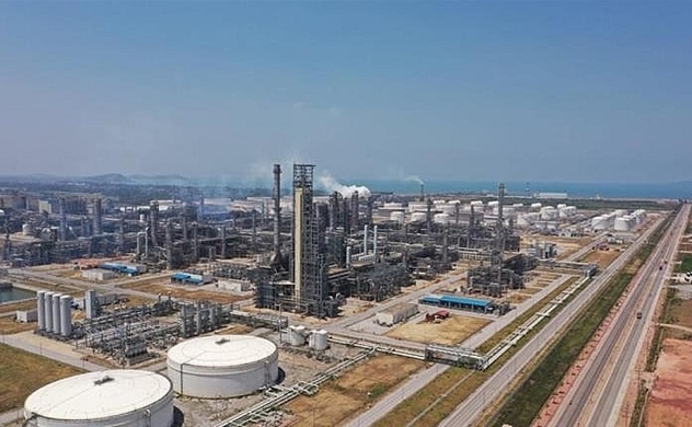 Vietnam plans to build third oil refinery
