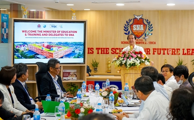 Bộ trưởng Nguyễn Kim Sơn đến thăm Trường Quốc tế Bắc Mỹ (SNA)