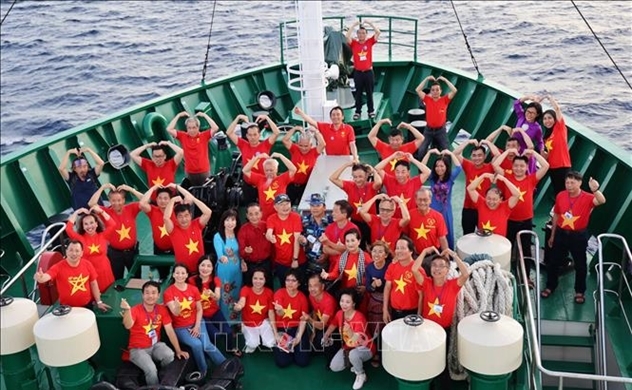 Lan tỏa tình yêu biển đảo đến cộng đồng người Việt Nam ở nước ngoài
