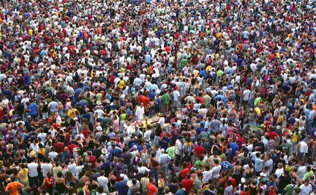 Dân số thế giới sắp chạm mốc 8 tỉ người