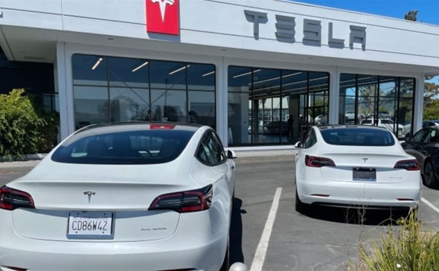 California kiện Tesla quảng cáo không đúng về tính năng tự lái