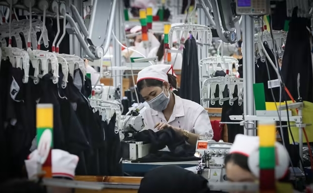 Các nhà máy Việt Nam trầm lặng trước đơn đặt hàng chảy chậm của phương Tây