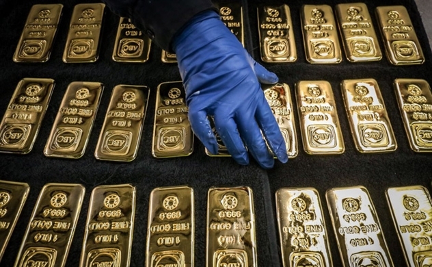 Ngày 4/11: Giá vàng thế giới mất hơn 200 USD/ounce so với đầu năm