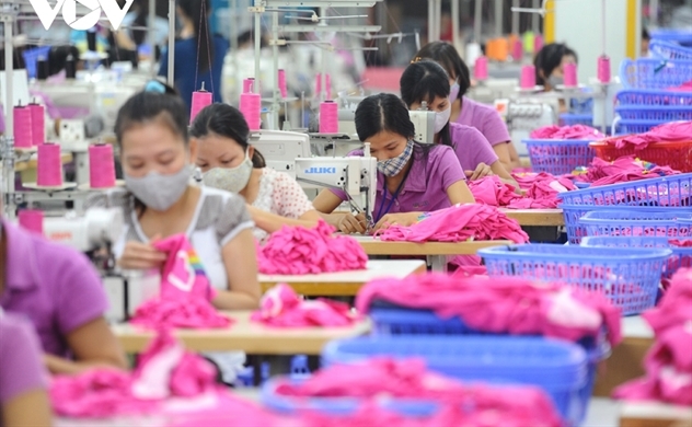 Vietnam reports $9.59 bln trade surplus in 10 months