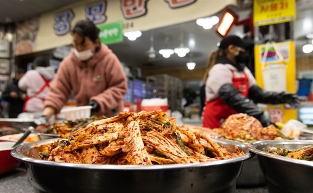 "Xứ sở kimchi" nhập khẩu kimchi nhiều kỷ lục vì lạm phát