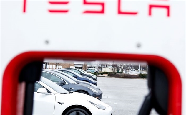 Tesla thu hồi xe điện vì hệ thống phần mềm mới