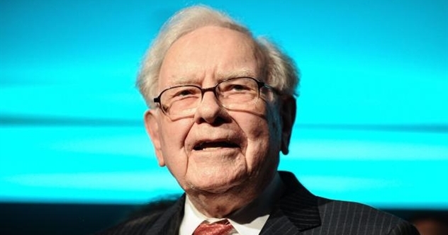 Tỉ phú Warren Buffett: Đừng chờ khi con lớn mới dạy con về tiền bạc
