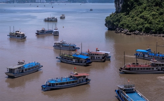 Vietnam looks to ease visa requirements to woo more tourists