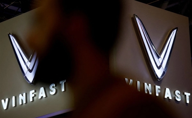 VinFast rolls out long-awaited electric SUVs, eyes overseas deliveries