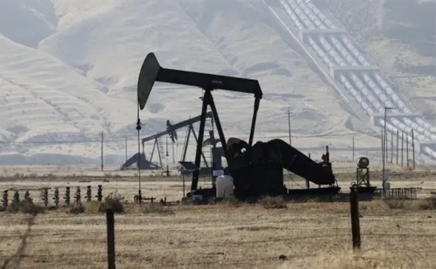 Nhà đầu tư chốt lời khiến giá dầu quay đầu giảm mạnh