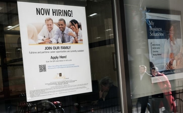 Tỉ lệ thất nghiệp Mỹ cao hơn dự kiến, FED đang tiến gần hơn đến mục tiêu?
