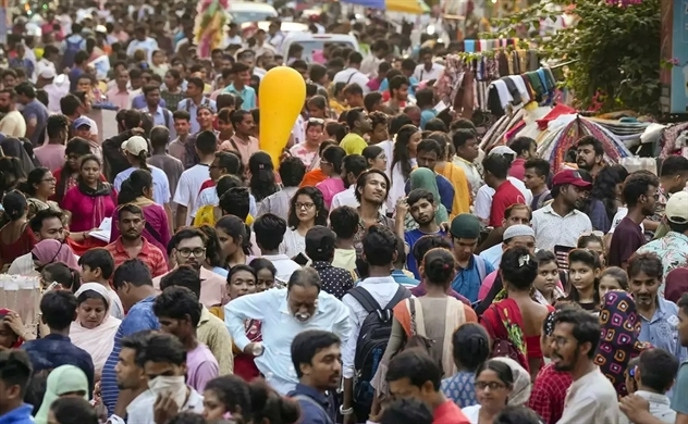 Ấn Độ chạy đua để giàu trước khi già, với dân số vượt mặt Trung Quốc