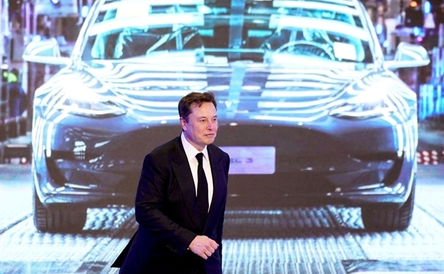 Đằng sau chiến lược giảm giá xe Tesla của tỉ phú Elon Musk