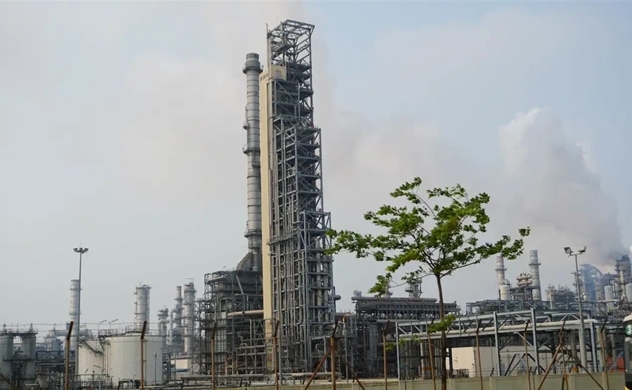 Vietnam's top refinery at risk of shutdown with debt talks stalled