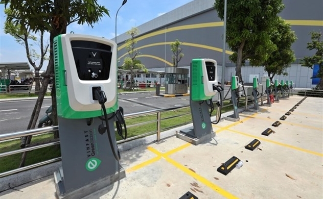 Vietnam to take bold move to promote EV industry, green transition