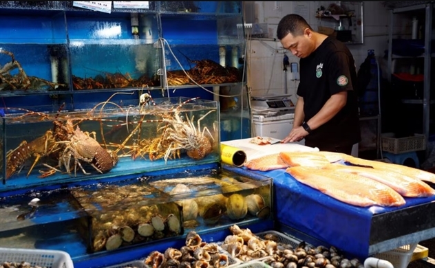 Trung Quốc cấm hải sản từ Nhật