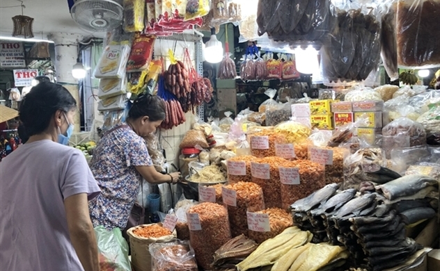 Traditional markets in HCM City work hard to survive