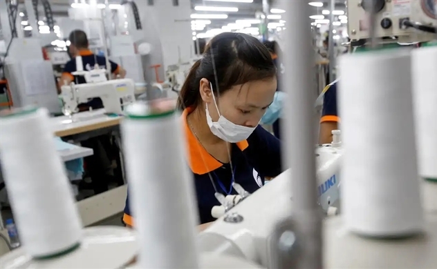 Vietnam Oct exports up 5.9%, industrial output recovers