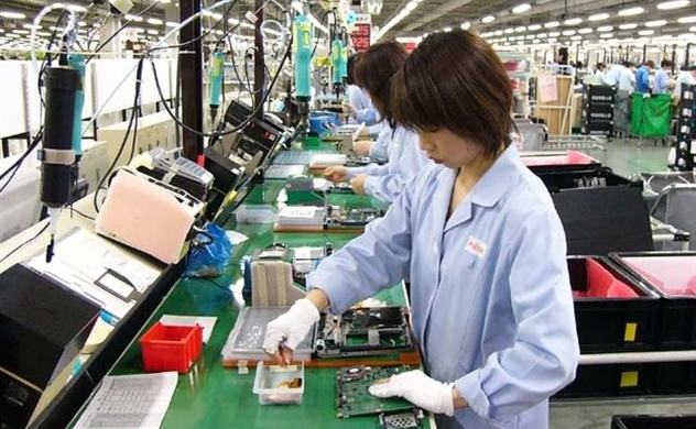 Apple to relocate key iPad engineering resources to Vietnam